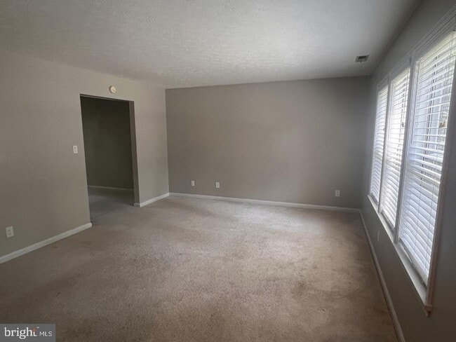 Building Photo - 44236 Pine Creek Ln