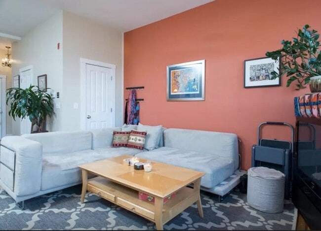 Building Photo - 80 Webster Ave