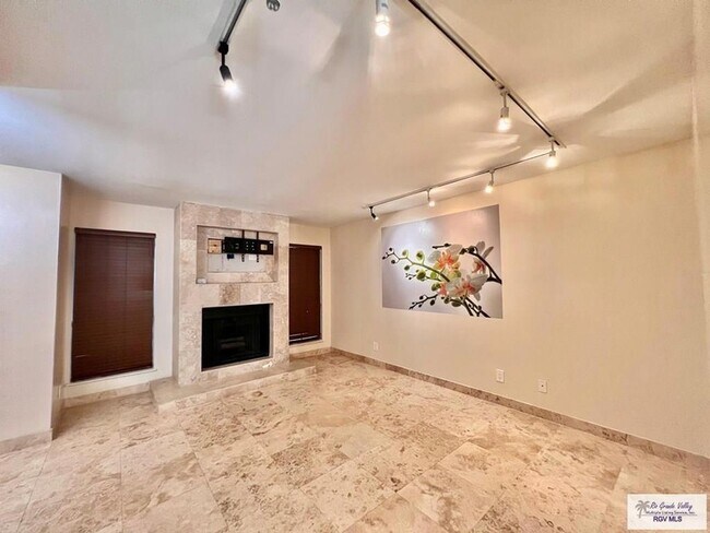 Foto del edificio - 2901 Central Blvd