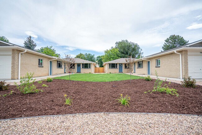 Foto del edificio - Charming Fully Remodeled 2 Bedroom, 1 Bath Duplex