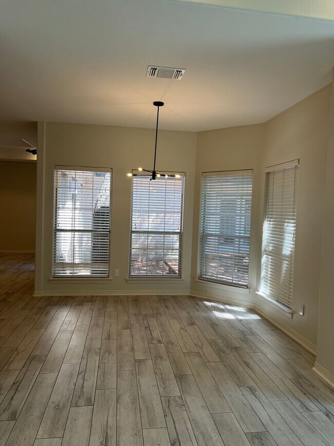 Building Photo - Large Home In and Established Neighborhood...