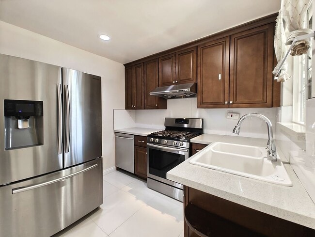 Foto del edificio - 2086 Fairway Glen Dr