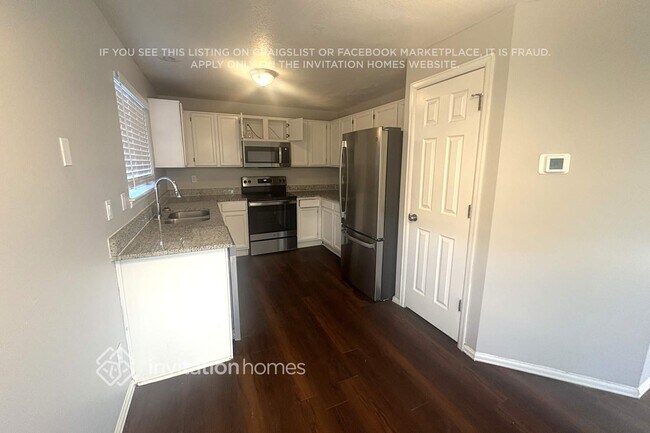 Foto del edificio - 11001 Benton St