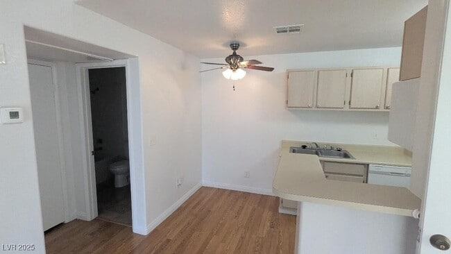 Building Photo - 5211 S Lindell Rd