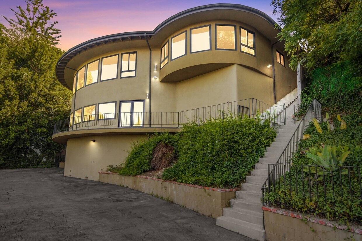 Foto principal - 3828 Alomar Dr