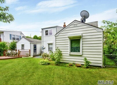Building Photo - 170 N Bellmore Rd
