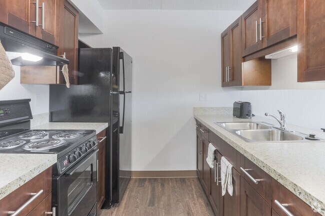 1 BR, 1 BA - 811 SF - Green Hill