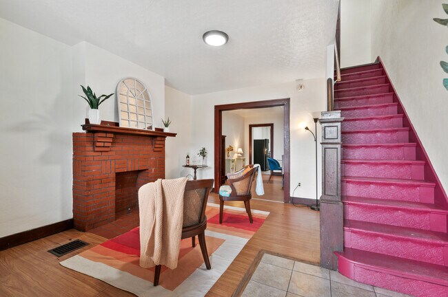 Foto del edificio - 2241 1/2 Hawthorne Ave