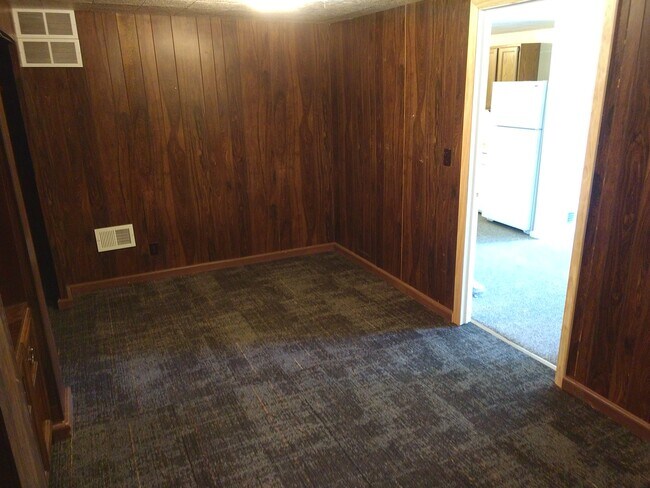 Foto del edificio - 48380 Jefferson St