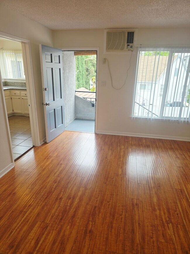 Foto del edificio - 1056 Linden Ave