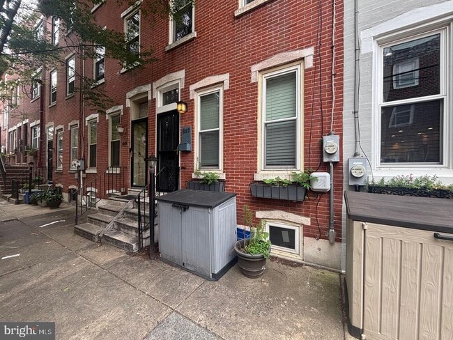 Building Photo - 847 N Uber St