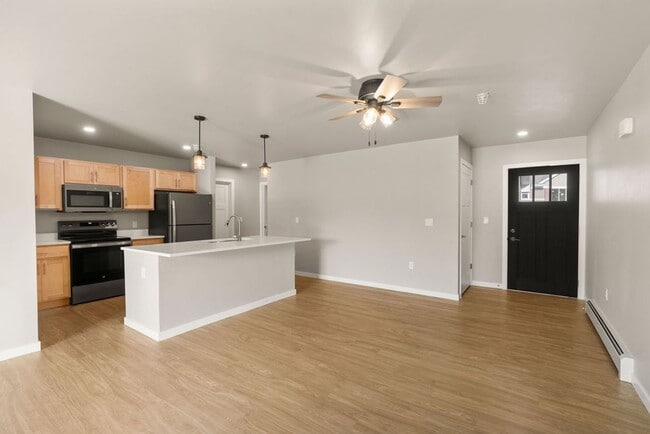 Interior Photo - The Ponds
