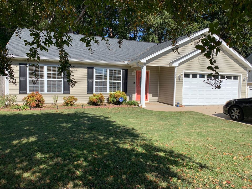 Primary Photo - 591 Hamilton Chase Dr