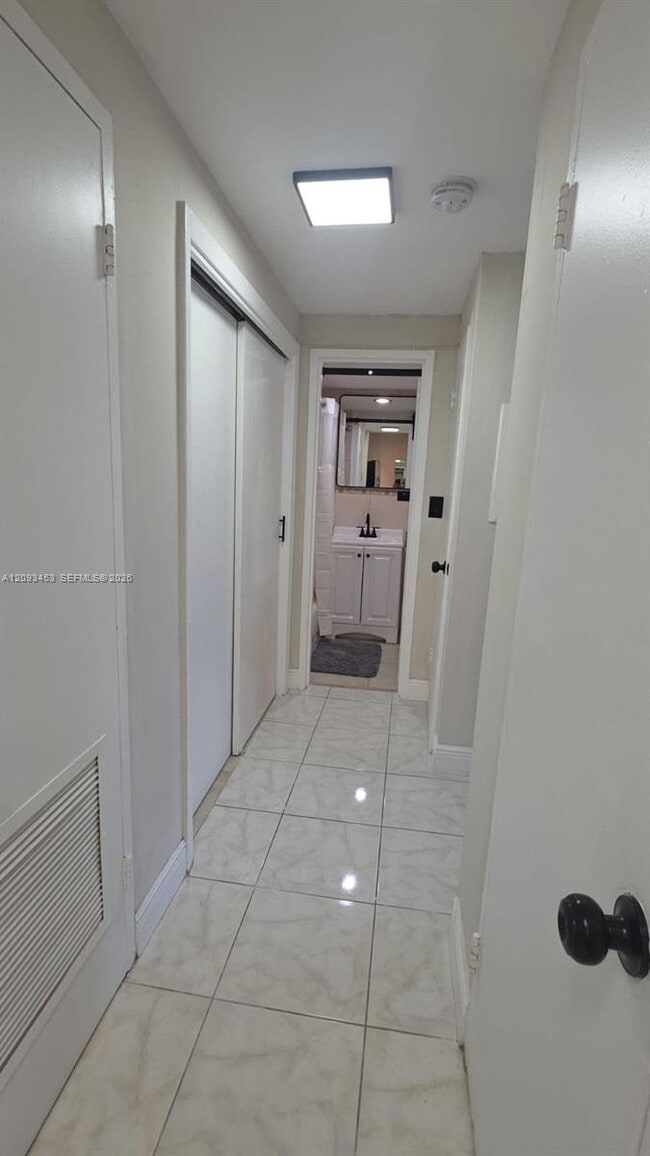 Foto del edificio - 7545 E Treasure Dr