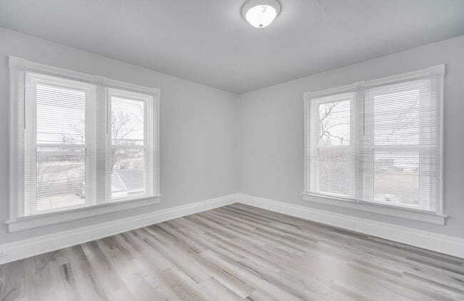 Foto del edificio - 396 S Hickory St