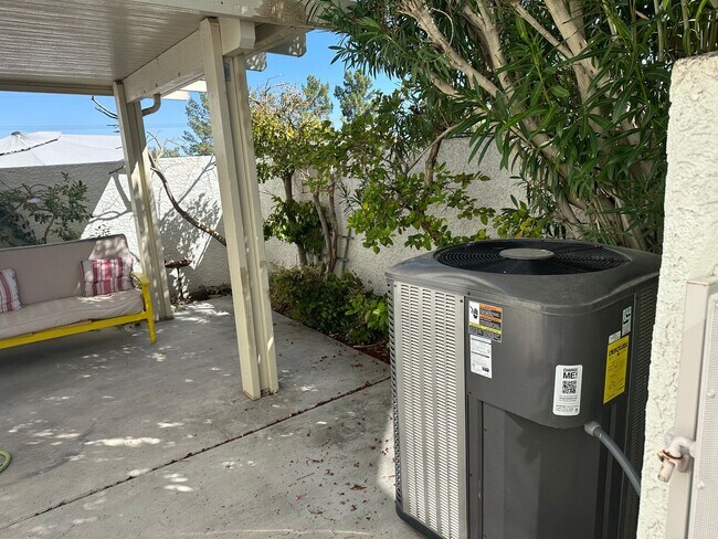 Foto del edificio - 2900 Soda Creek Ln