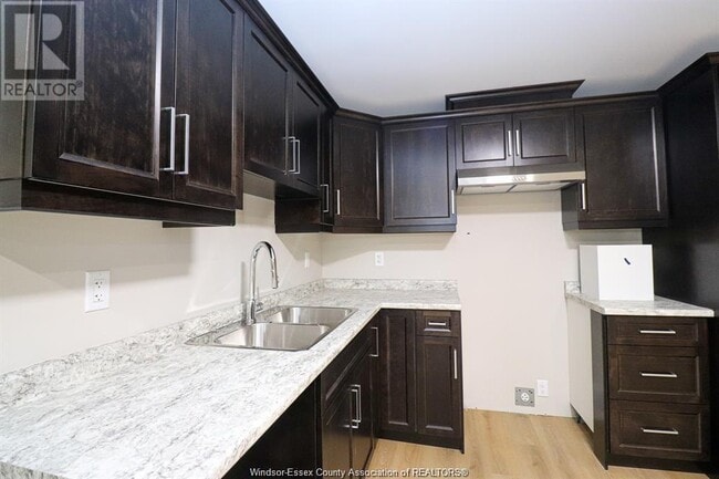 Building Photo - 559 Keil Trail N