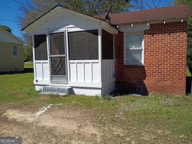 Building Photo - 11 Hester Dr