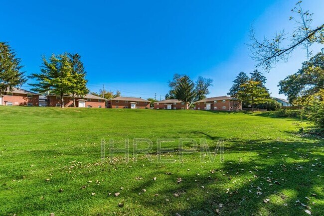 Foto del edificio - 280 Powell Cir