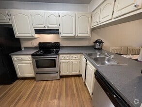 Building Photo - 656 Kenwick Cir