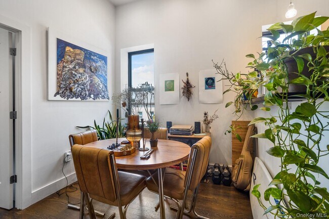 Foto del edificio - 880 Wyckoff Ave