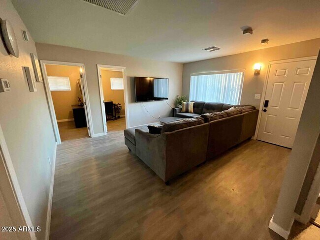 Foto del edificio - 4422 N Longview Ave