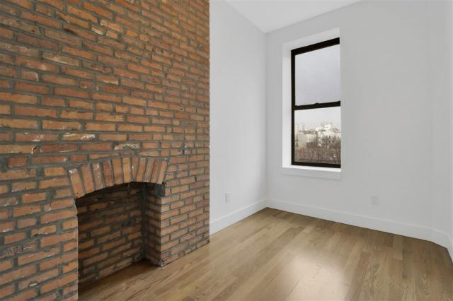 Foto principal - 3 bedroom in NEW YORK NY 10009