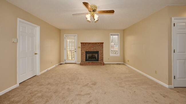 Foto del edificio - For Rent: 3BR, 2BA home with garage for rent.