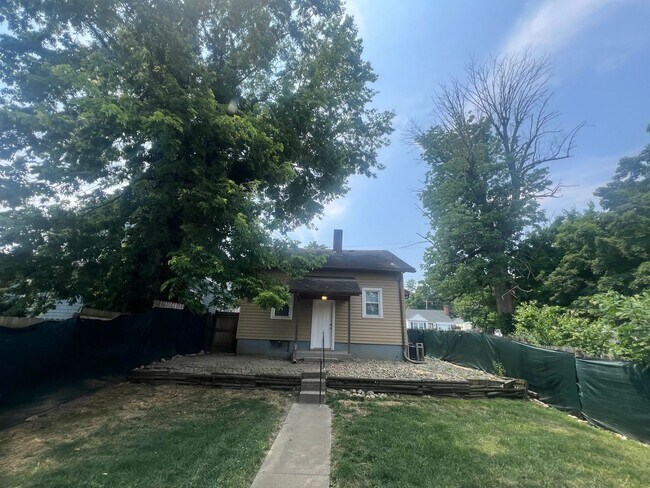 Foto del edificio - 530 Millikin 3BR/1BA (Hamilton)