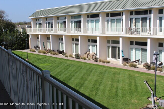 Foto del edificio - 448 Ocean Ave N