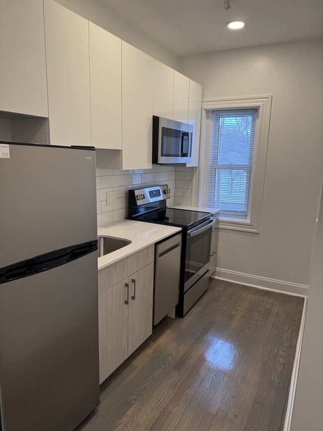 Building Photo - 129 Jersey St