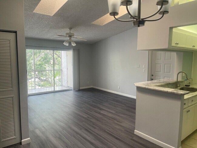 Building Photo - 2504 SE Anchorage Cove