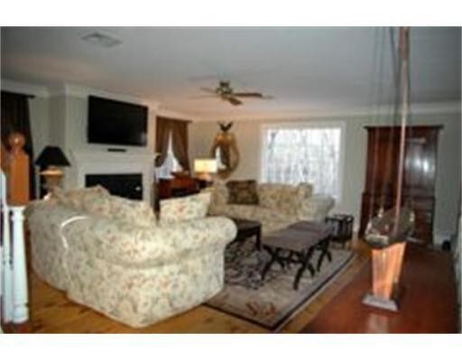Building Photo - 144 Lamberts Cove Rd