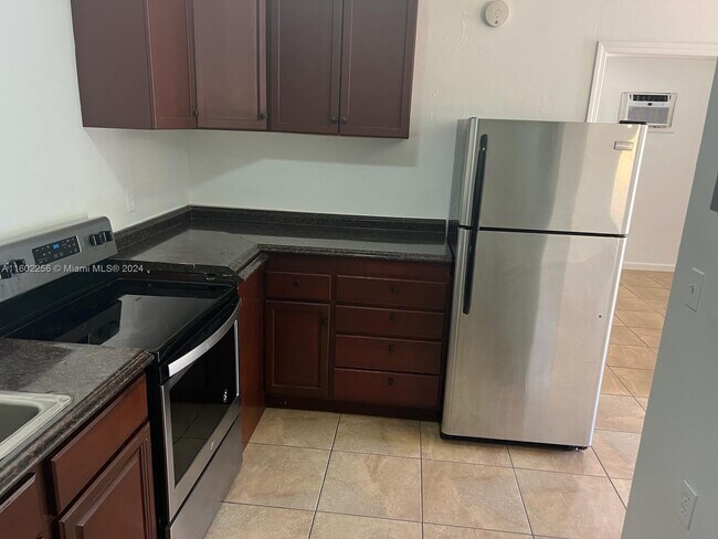 Foto del edificio - 567 NW 90th St