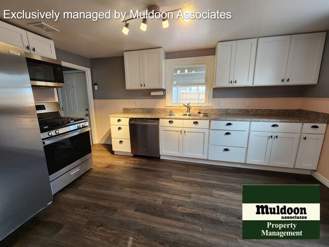 Building Photo - Remodeled rancher Available now!