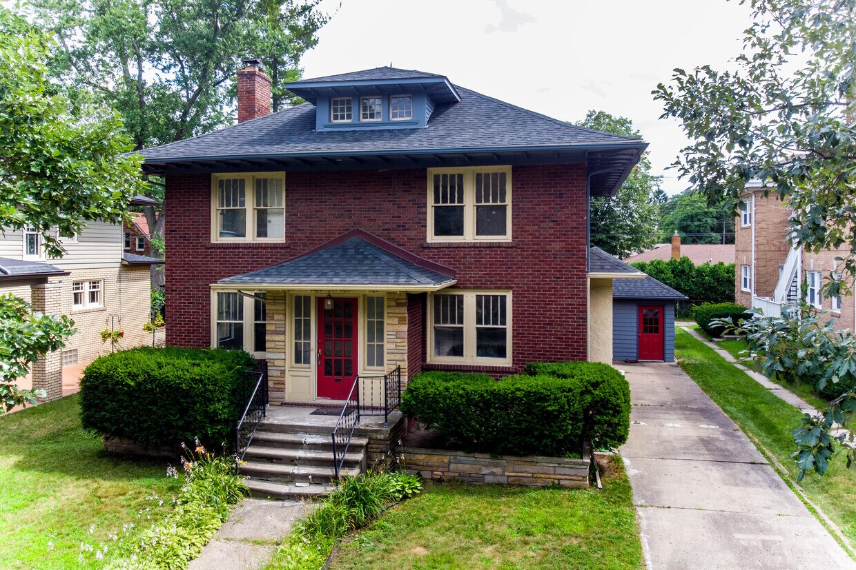 Primary Photo - 815 W 4th St