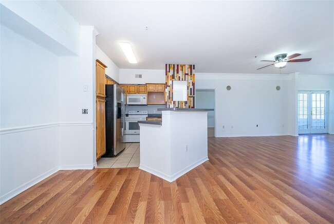 Foto del edificio - 6413 Astor Village Ave