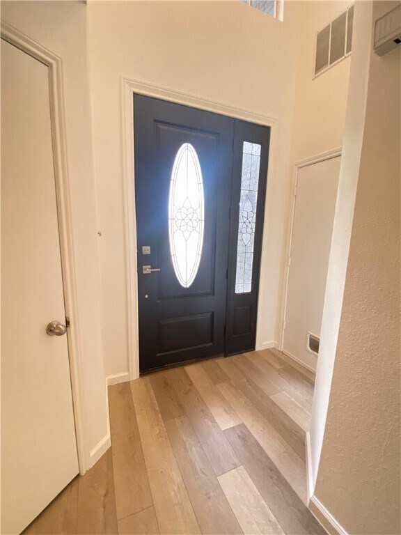 Foto del edificio - 5703 Kayview Dr