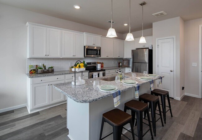 Foto del edificio - Crest at Burkitt Ridge Apartments