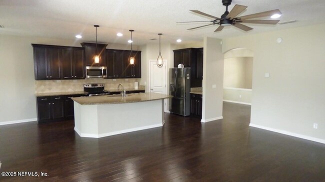 Building Photo - 83117 Purple Martin Dr