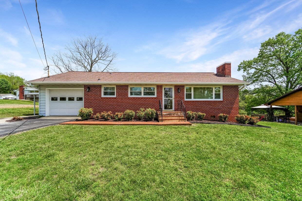 Foto principal - 180 Spurgeon Dr