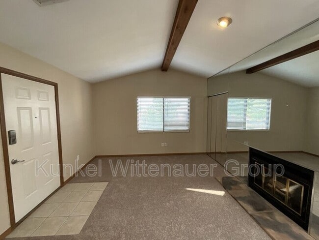 Building Photo - 185 Eagle Ridge