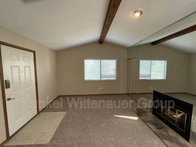 Photo - 185 Eagle Ridge Apartment