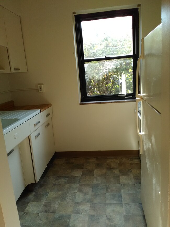 Building Photo - 417 Hoodridge Dr