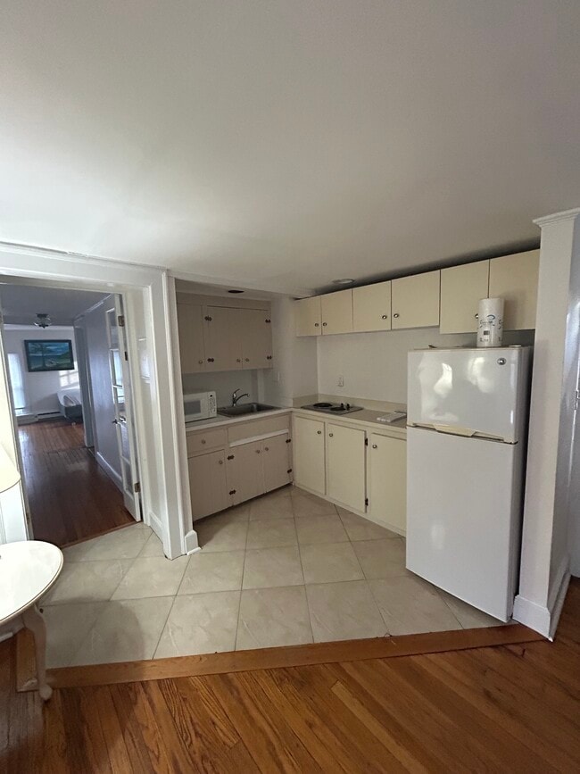 Cocina - 1525 Boston Post Rd