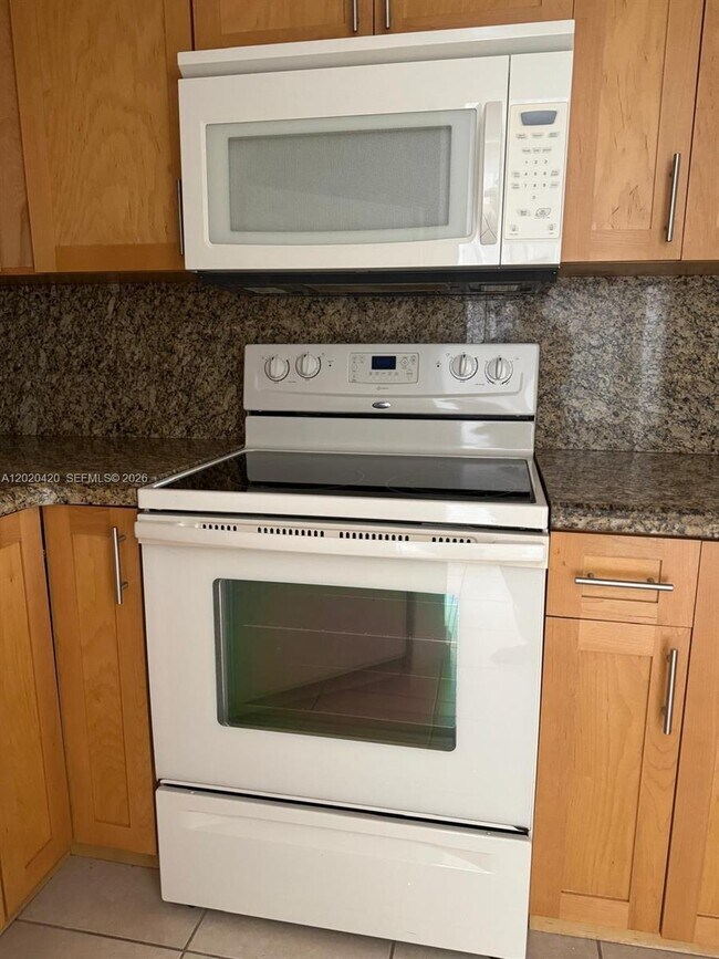 Foto del edificio - 8275 SW 152nd Ave