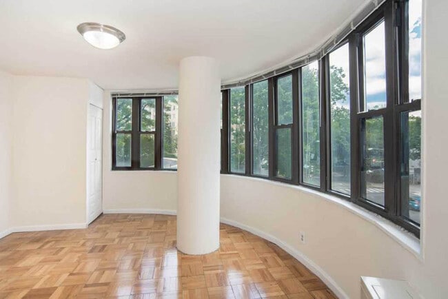 Windows of an apartment facing Connecticut Avenue - Connecticut House Apartments