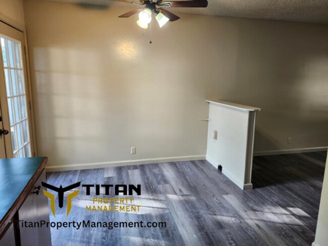 Foto del edificio - 2 bed/1 bath Townhouse