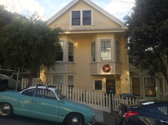 Building Photo - 36A Gladys Street