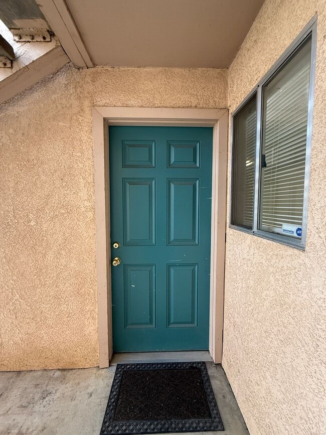 Foto del edificio - Downstairs Corner Condo in the Gated Commu...
